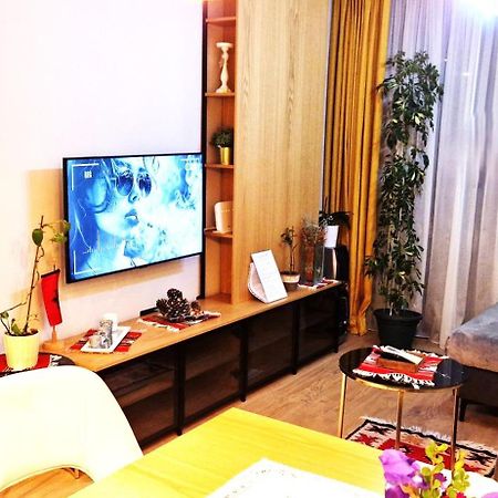 Central Comfy Apartment ติรานา ภายนอก รูปภาพ
