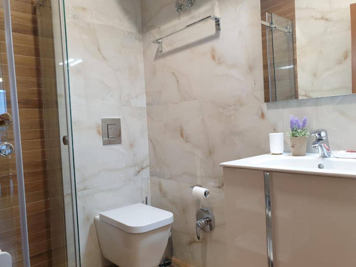 Central Comfy Apartment ติรานา ภายนอก รูปภาพ