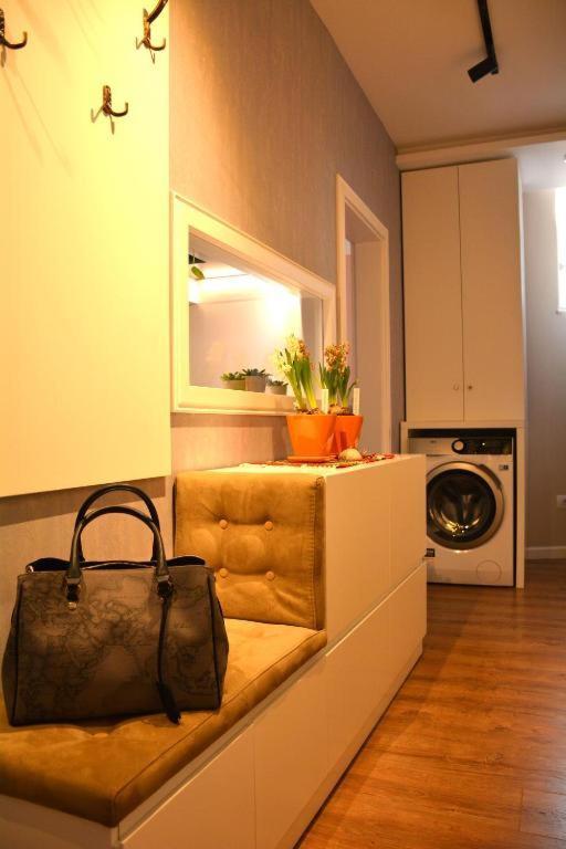 Central Comfy Apartment ติรานา ภายนอก รูปภาพ