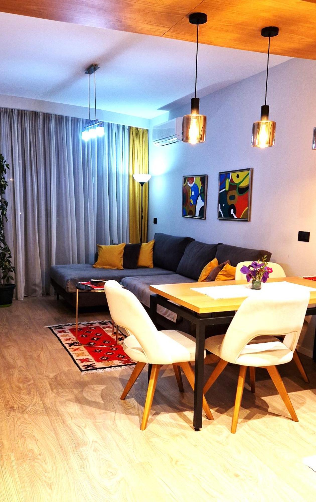 Central Comfy Apartment ติรานา ภายนอก รูปภาพ